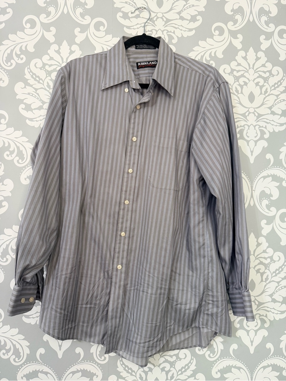 💫10/$12 • Kirkland Signature Men’s Gray Striped Dress Shirt
